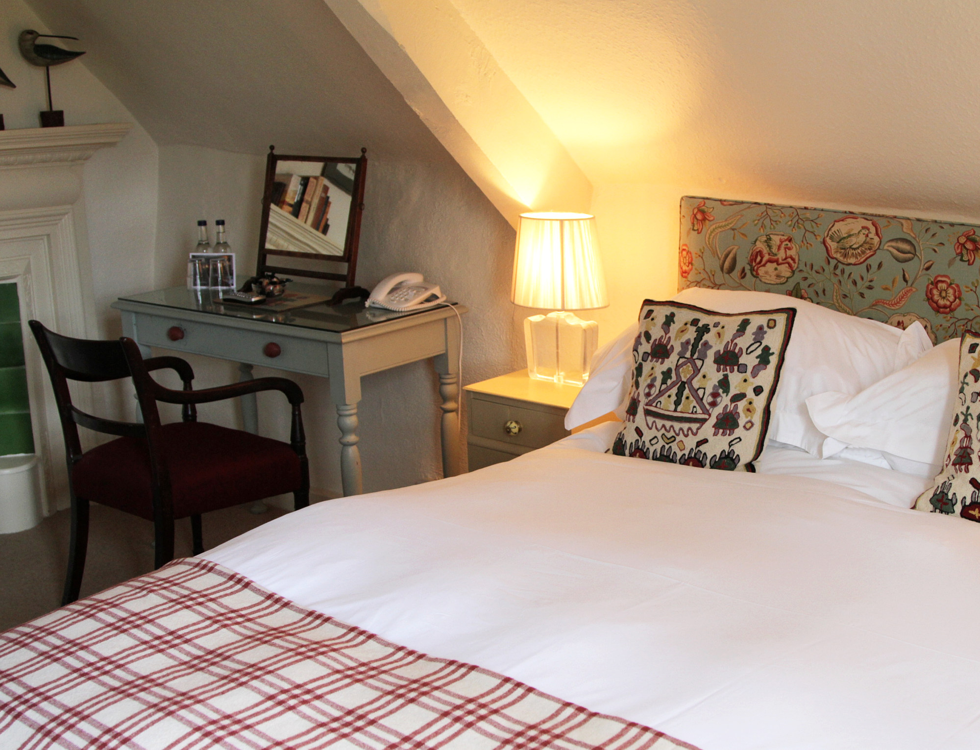 Kings Head Inn Bedroom 1 Desk